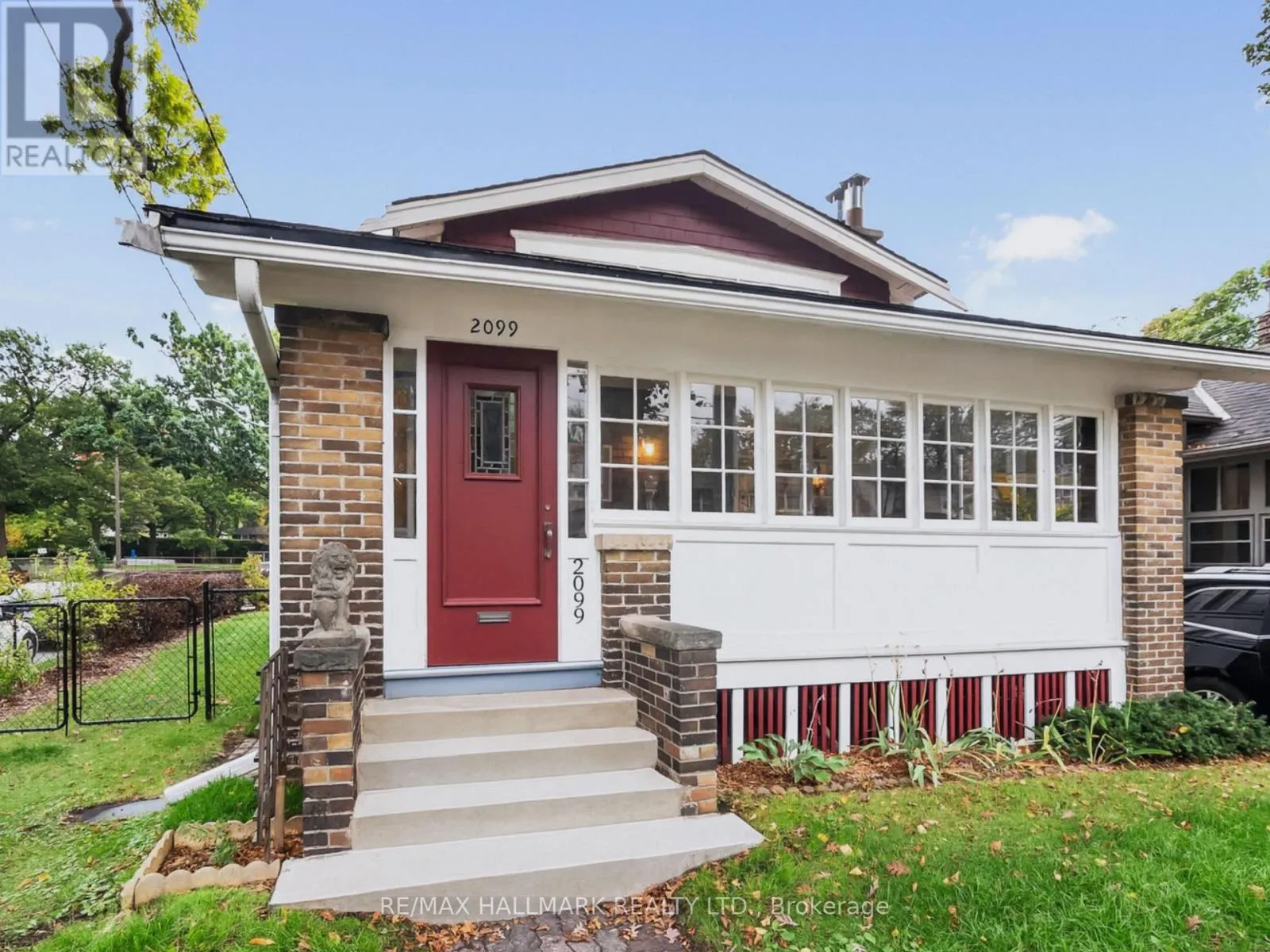 House for rent: 2099 Gerrard Street E, Toronto, Ontario M4E 2B9