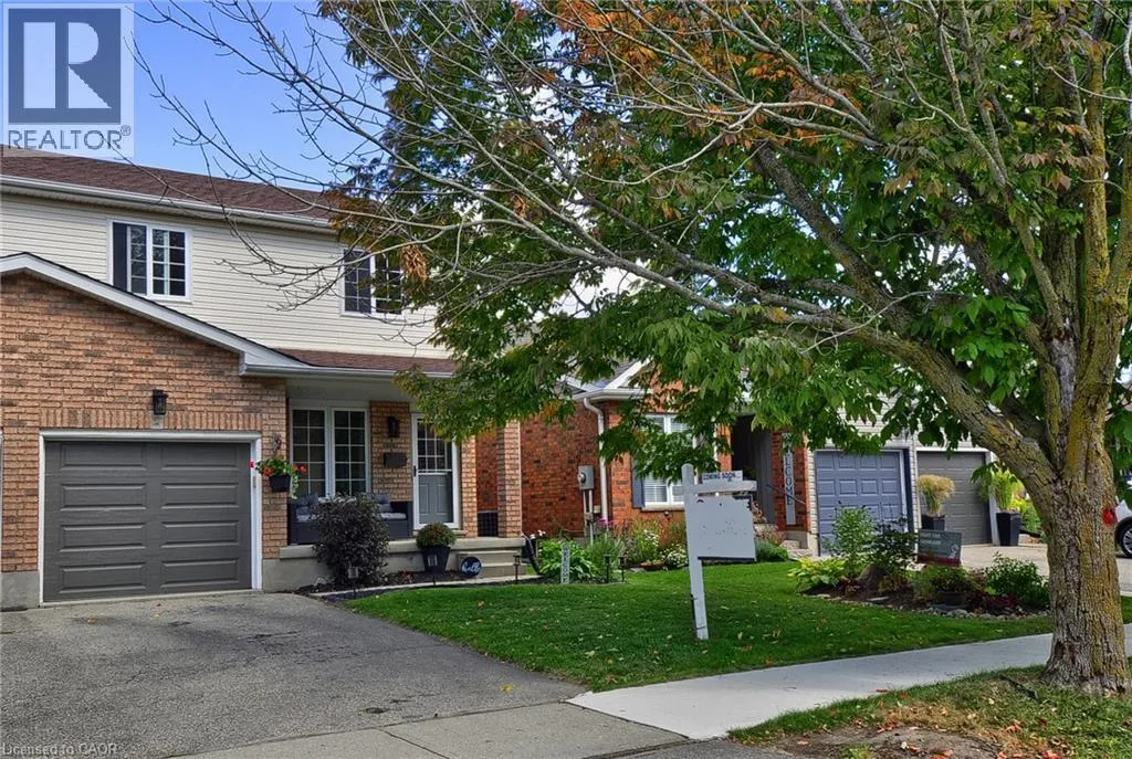 House for rent: 209b Inverhuron Crescent, Waterloo, Ontario N2V 2H7