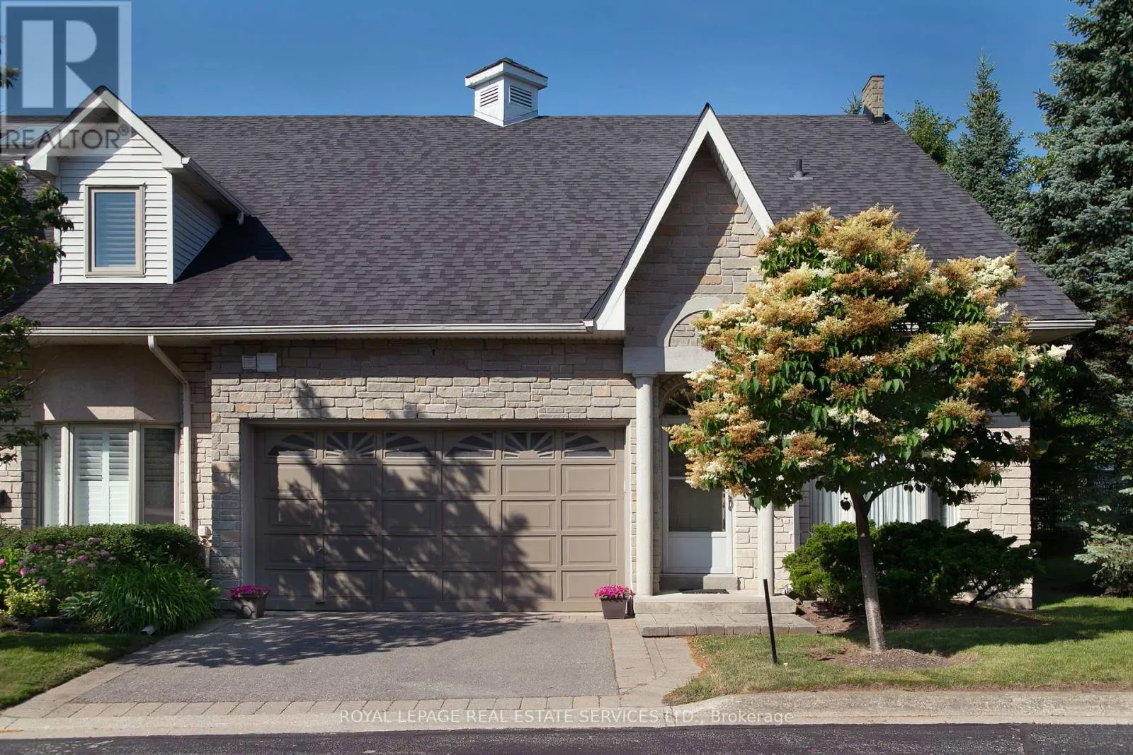 Row / Townhouse for rent: 21 - 1010 Cristina Court, Mississauga, Ontario L5J 4T7