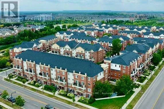 Row / Townhouse for rent: 21 - 47 Hays Boulevard, Oakville, Ontario L6H 0J1