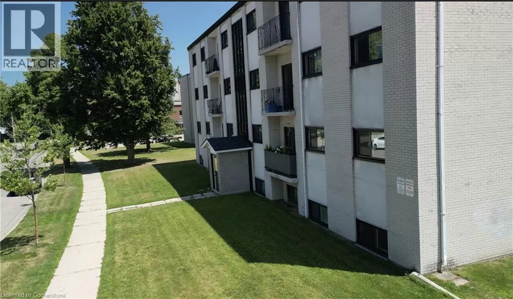 21 Balfour Crescent, Waterloo, Ontario N2C 1Z6