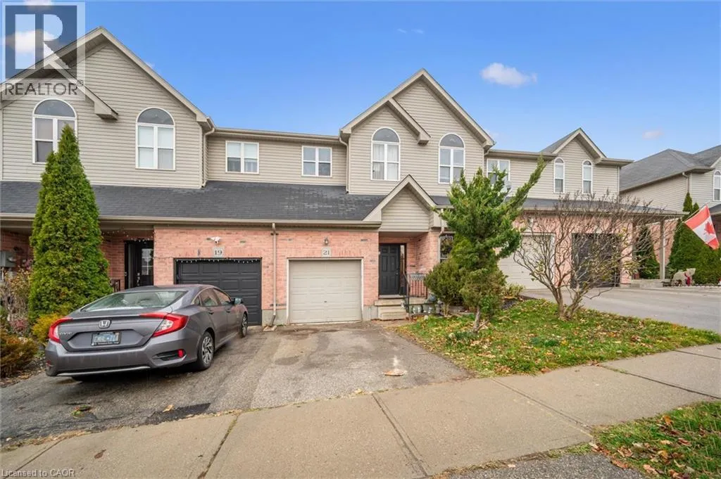 Row / Townhouse for rent: 21 Brookfield Crescent, Kitchener, Ontario N2E 0A6