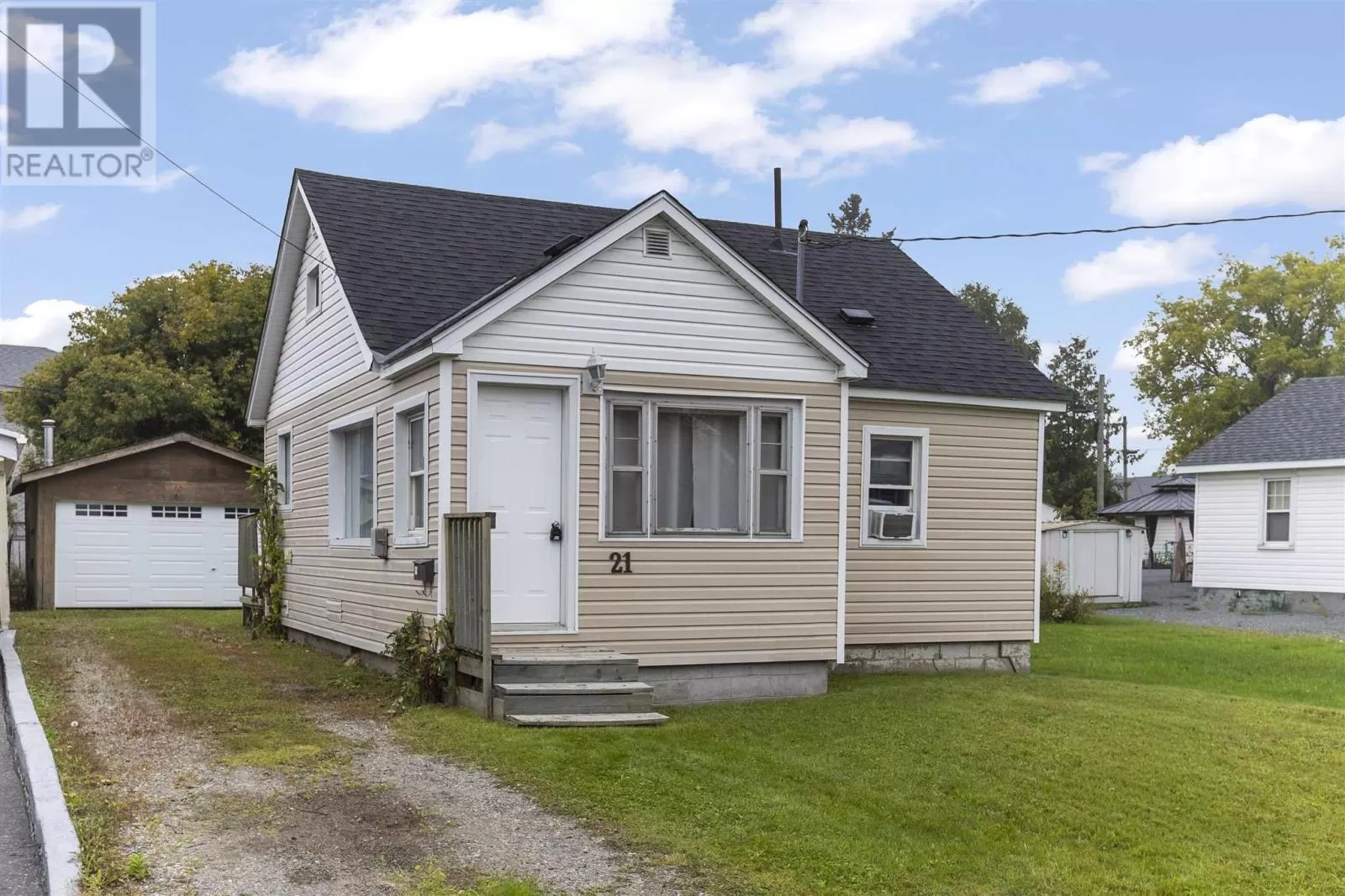 21 Cameron Ave, Sault Ste. Marie, Ontario P6B 4W6