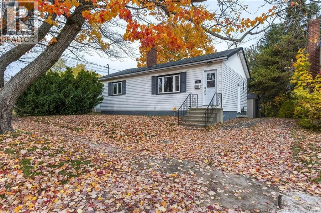 21 Garfield, Moncton, New Brunswick E1C 3Y4