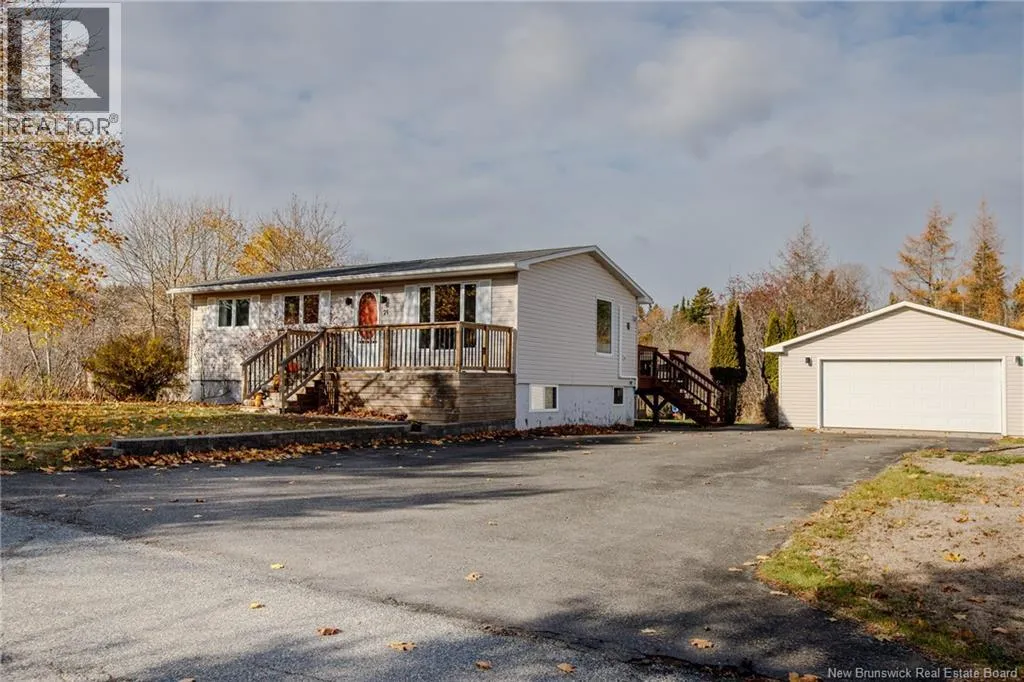 21 Lawrence Long Road, Saint John, New Brunswick E2M 5Z7