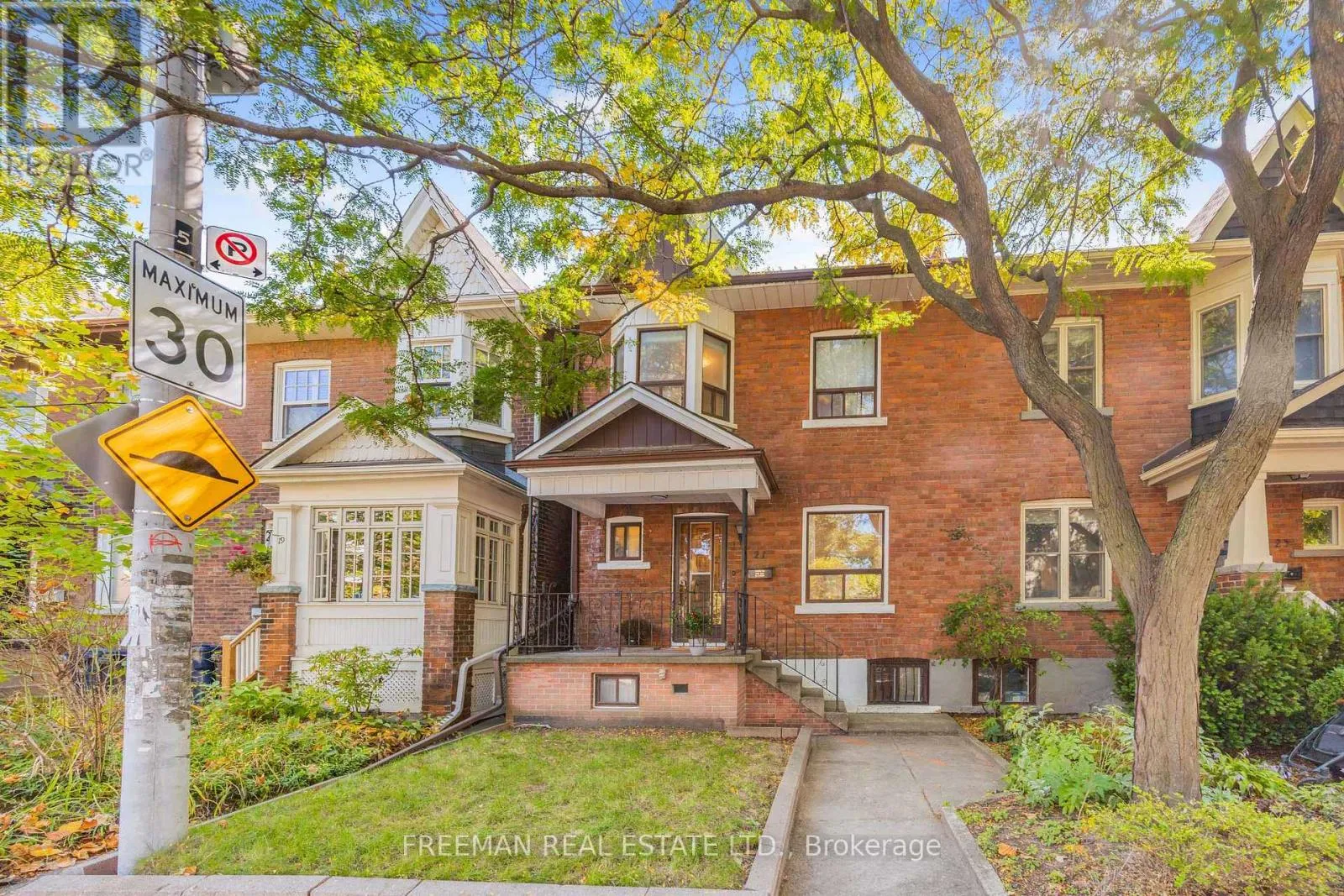 House for rent: 21 London Street, Toronto, Ontario M6G 1M8