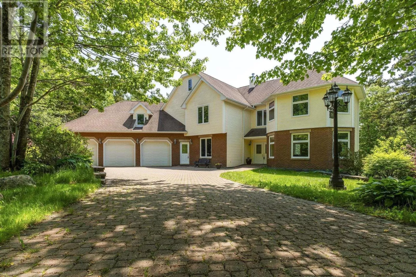 House for rent: 21 Long Lake Drive, Hammonds Plains, Nova Scotia B4B 1K6