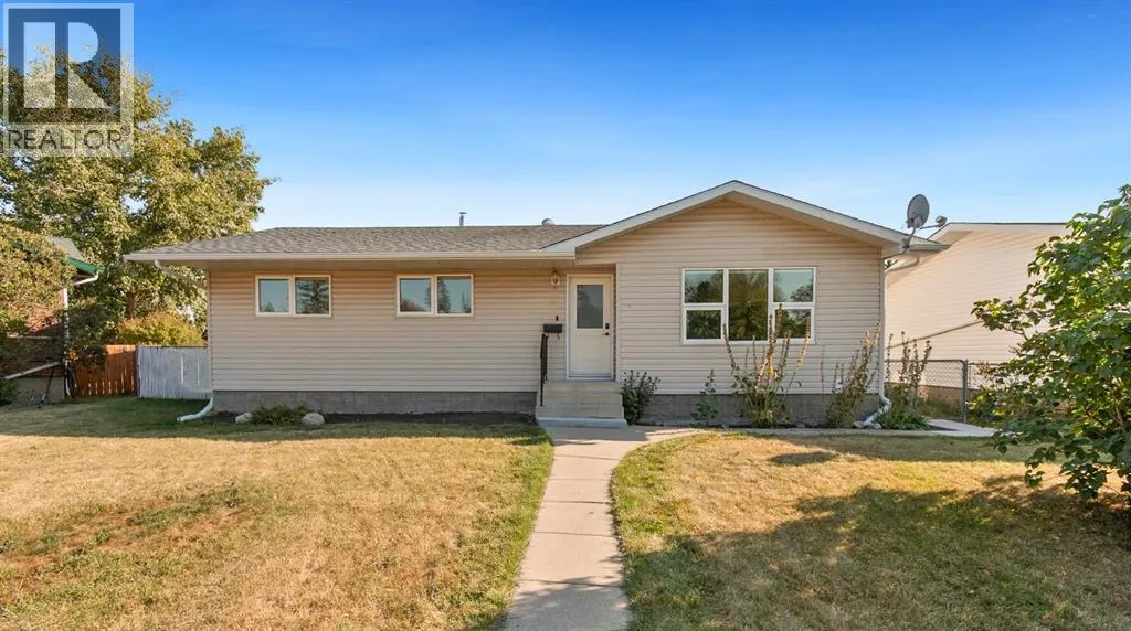 House for rent: 21 Pearson Place, Carstairs, Alberta T0M 0N0