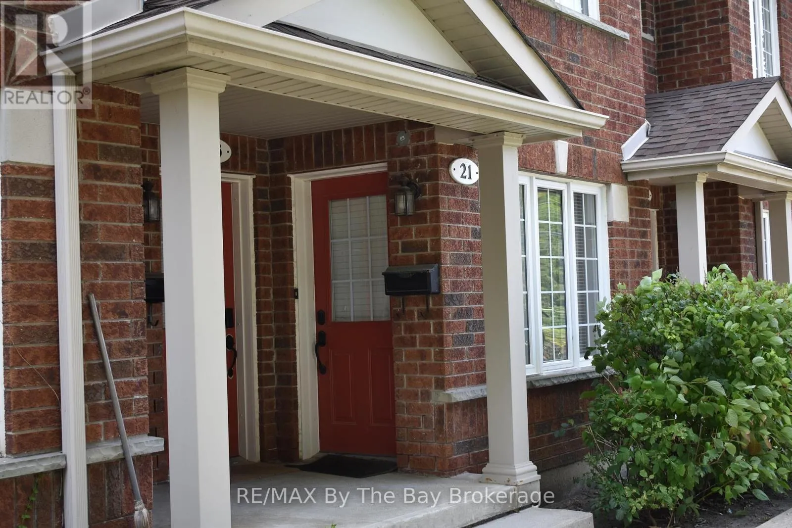 Apartment for rent: 21 Raglan Street, Collingwood, Ontario L9Y 5J5