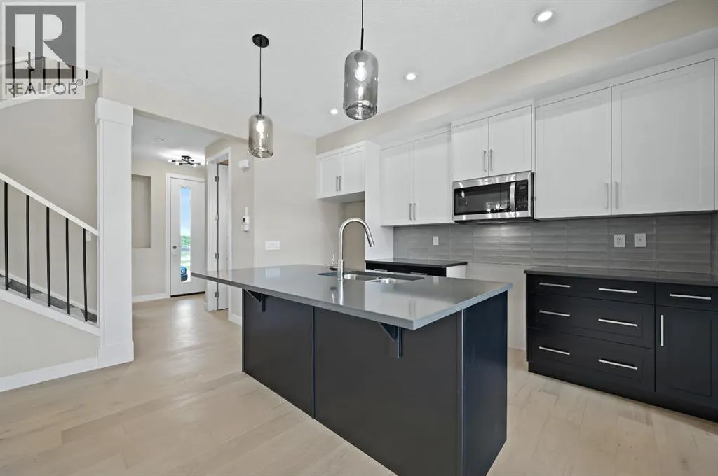 Row / Townhouse for rent: 21 Sora Gate Se, Calgary, Alberta T3S 0A7