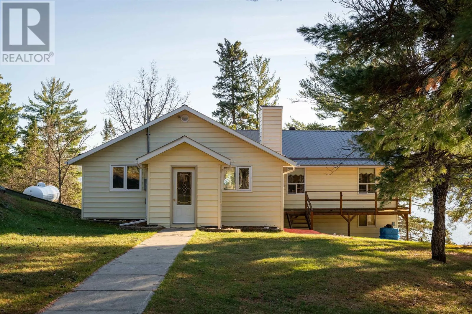 21 Tinker's Rd, Nestor Falls, Ontario P0X 1K0