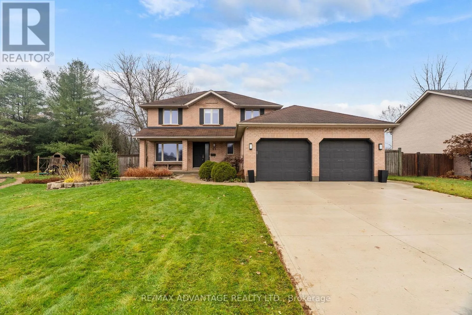 House for rent: 21 Village Gate Crescent, Thames Centre, Ontario N0L 1G3