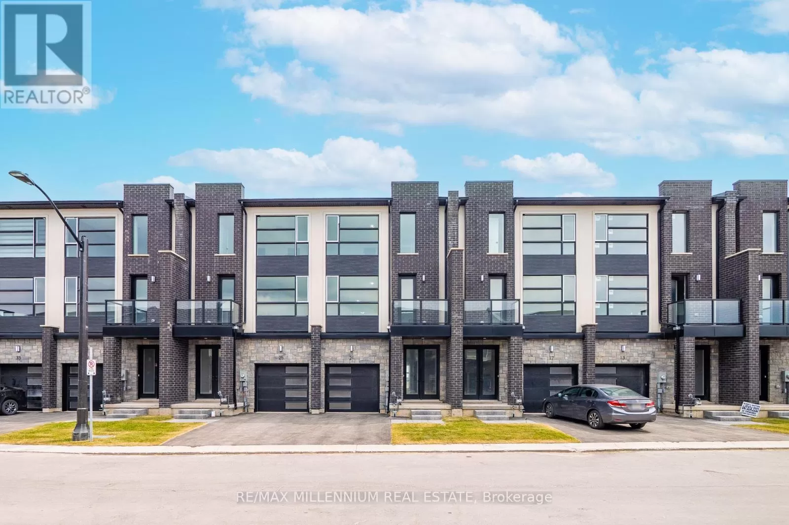 Row / Townhouse for rent: 21 Warren Trail, Welland, Ontario L3B 0N8