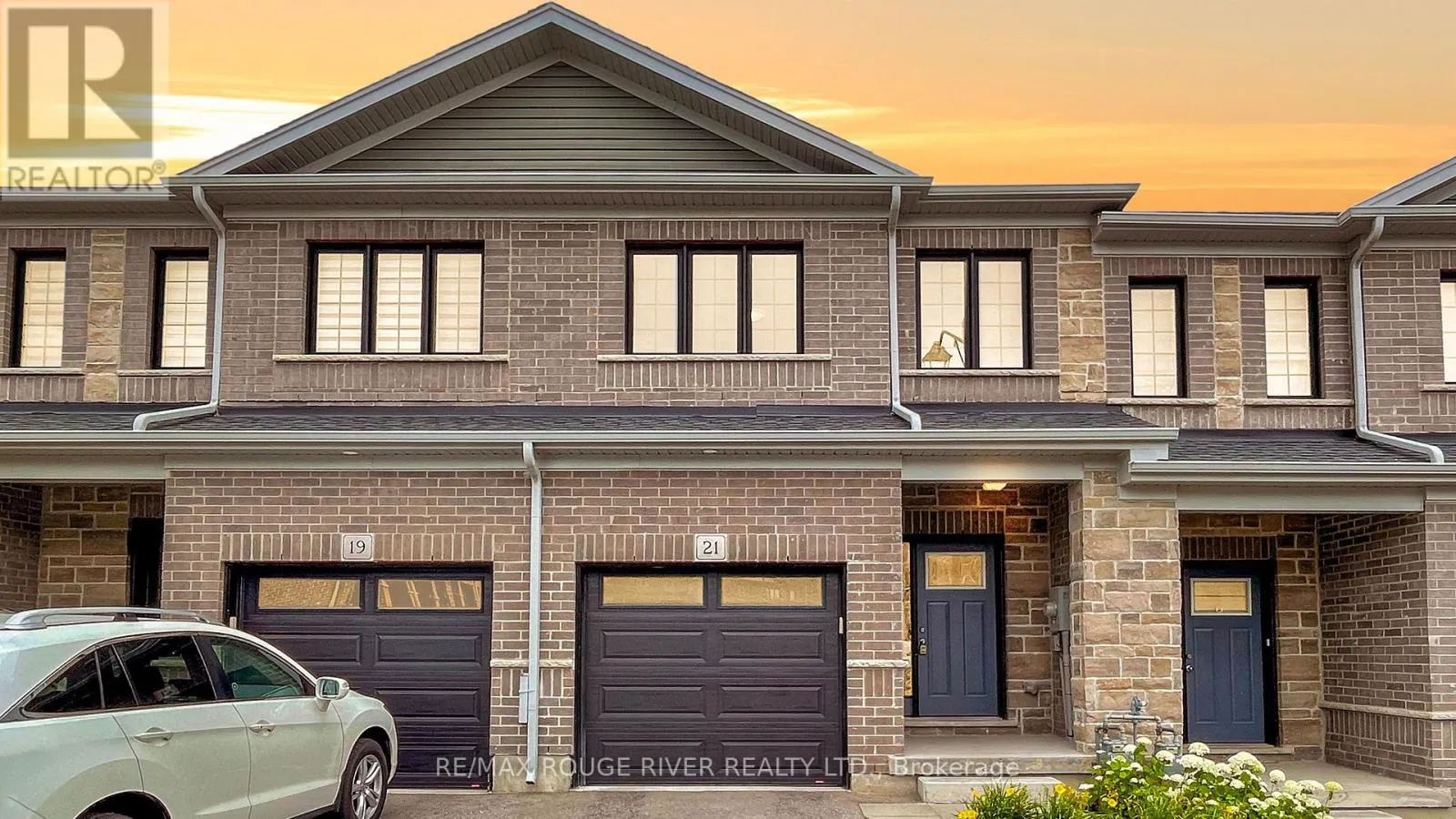 Row / Townhouse for rent: 21 Woodedge Circle, Kitchener, Ontario N2R 0P8