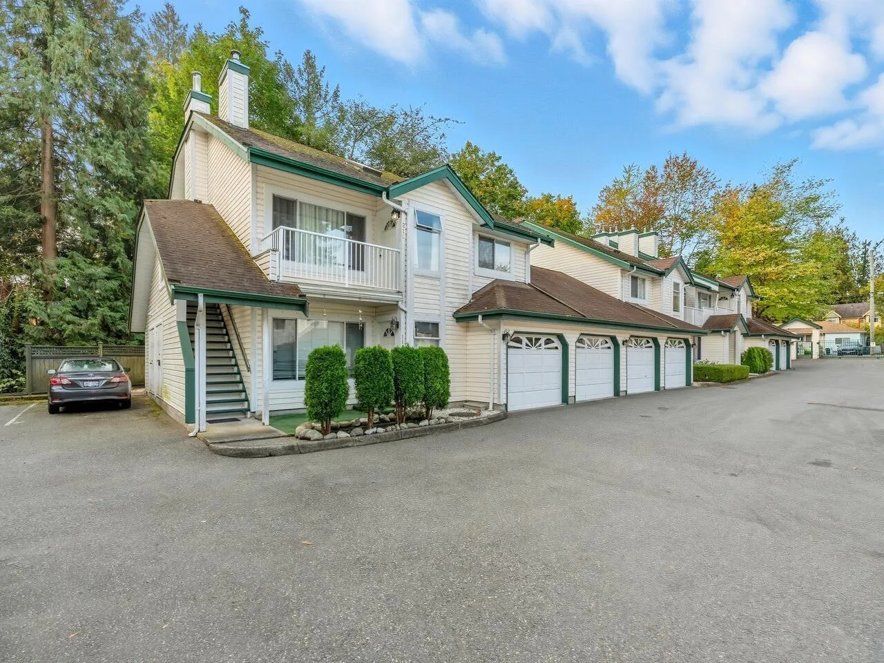 Row / Townhouse for rent: 210 10308 155a Street, Surrey, British Columbia V3R 4K5