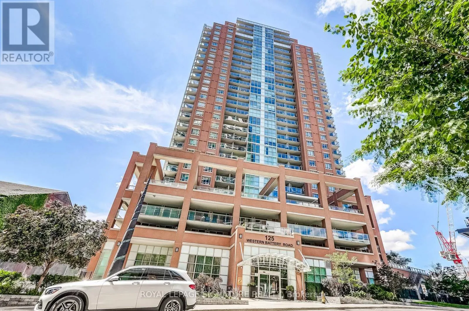 Apartment for rent: 210 - 125 Western Battery Road, Toronto, Ontario M6K 3R8