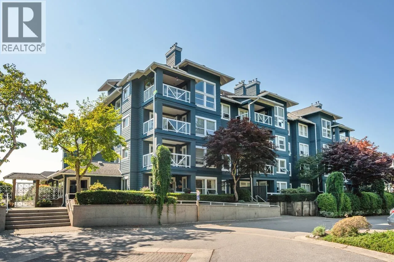 Apartment for rent: 210 12911 Railway Avenue, Richmond, British Columbia V7E 6L8