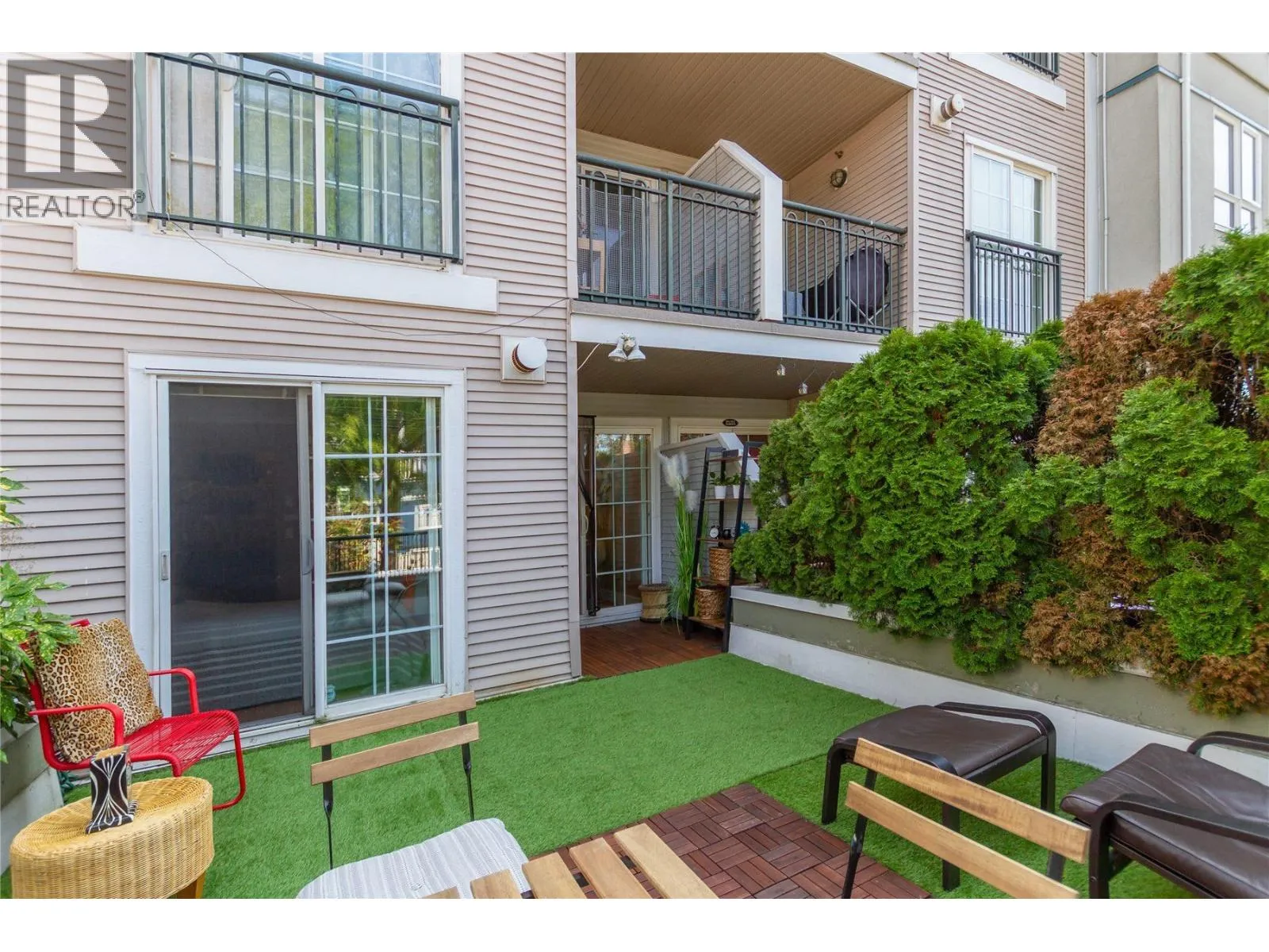 Apartment for rent: 210 1989 Dunbar Street, Vancouver, British Columbia V6R 4R5