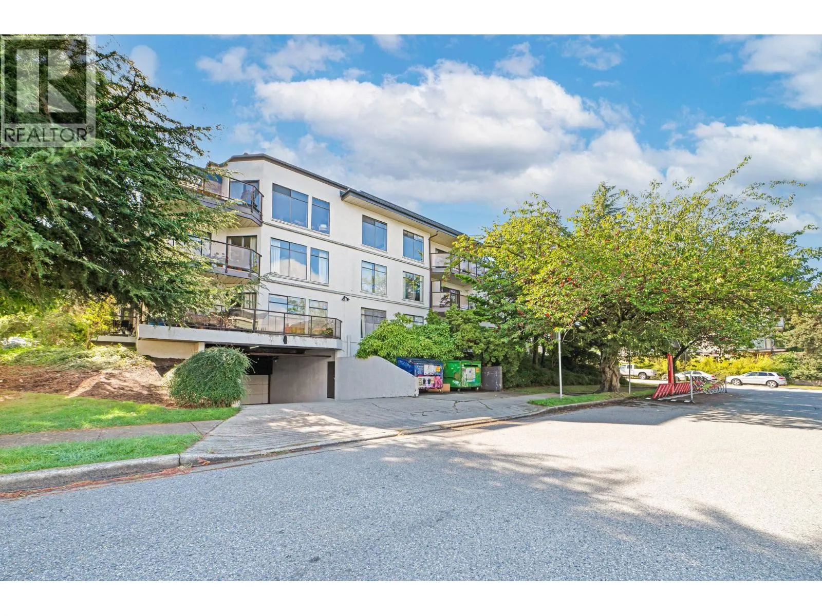 Apartment for rent: 210 2222 Prince Edward Street, Vancouver, British Columbia V5T 4M6