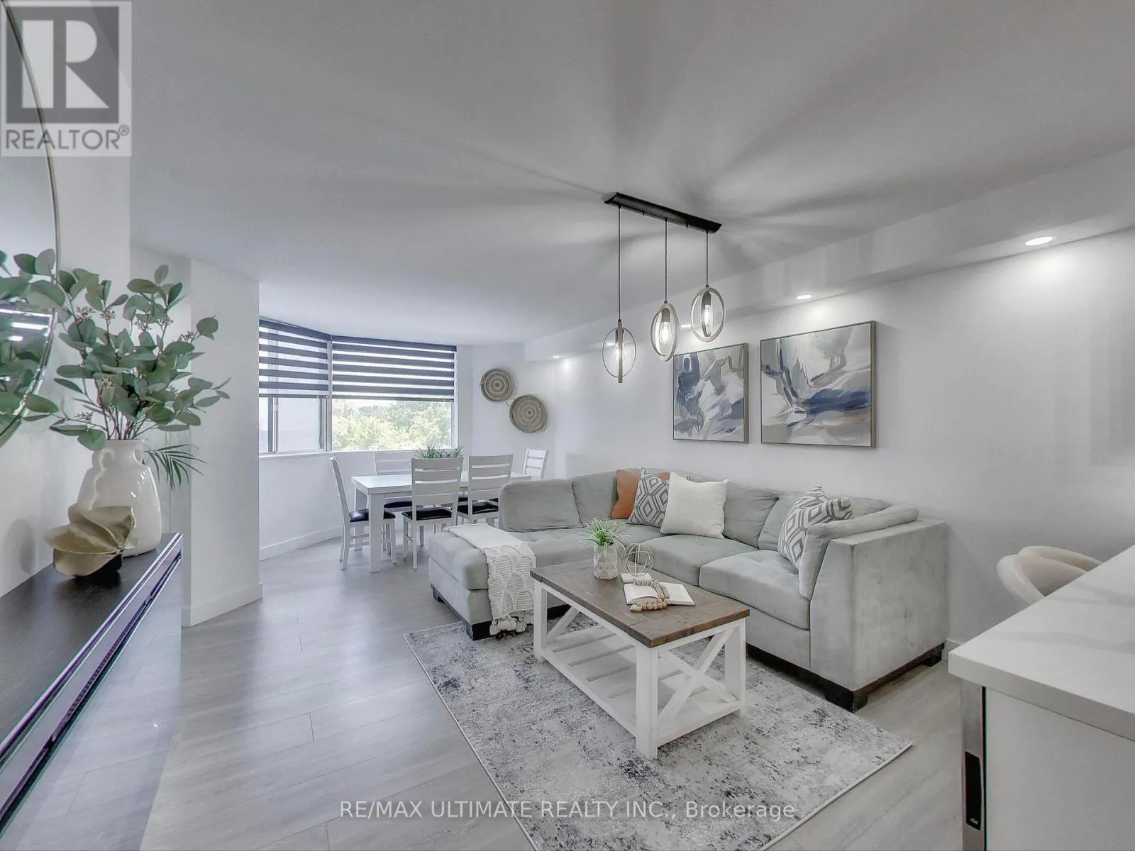 Apartment for rent: 210 - 234 Albion Road, Toronto, Ontario M9W 6A5