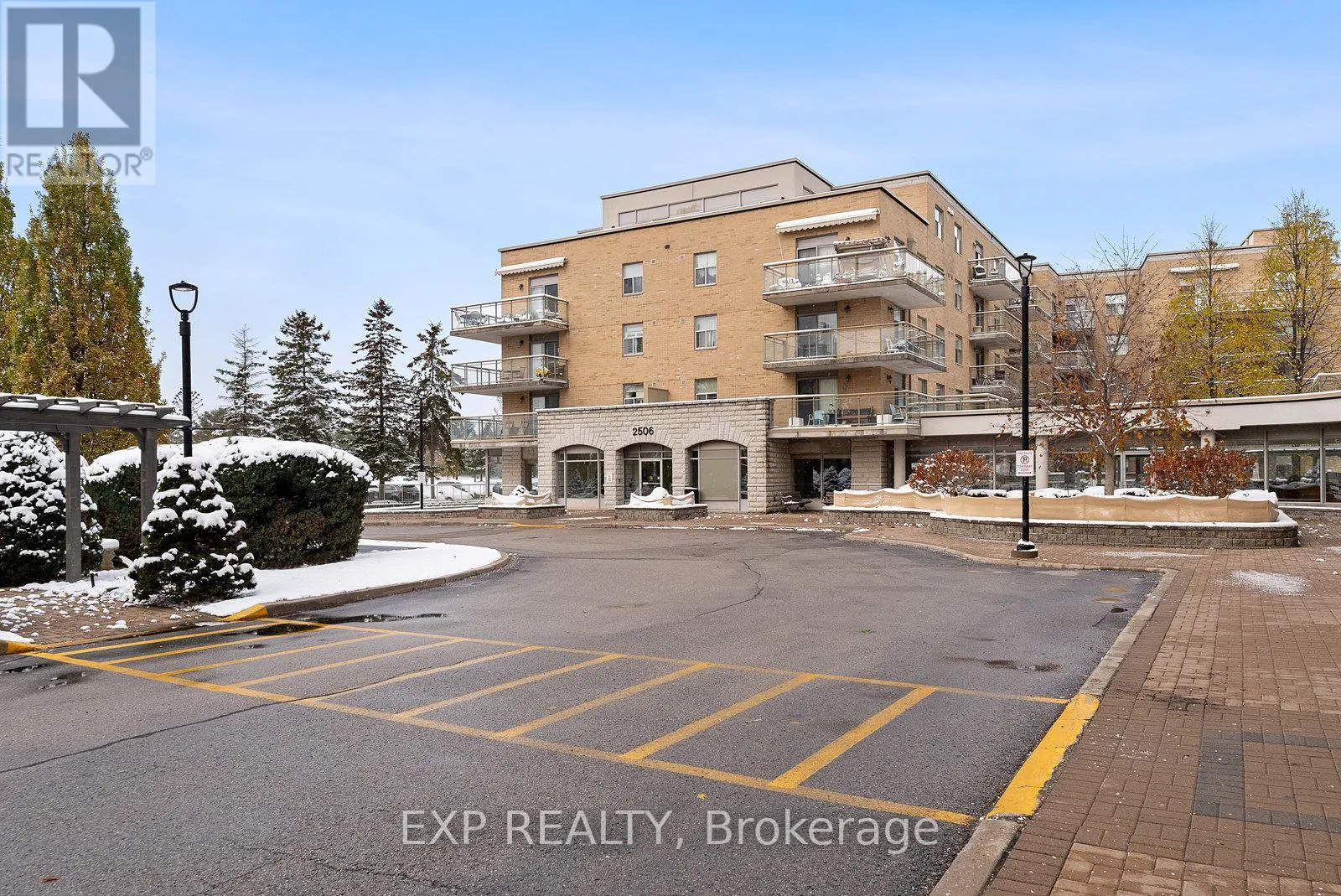 Apartment for rent: 210 - 2506 Rutherford Road, Vaughan, Ontario L4K 5N4