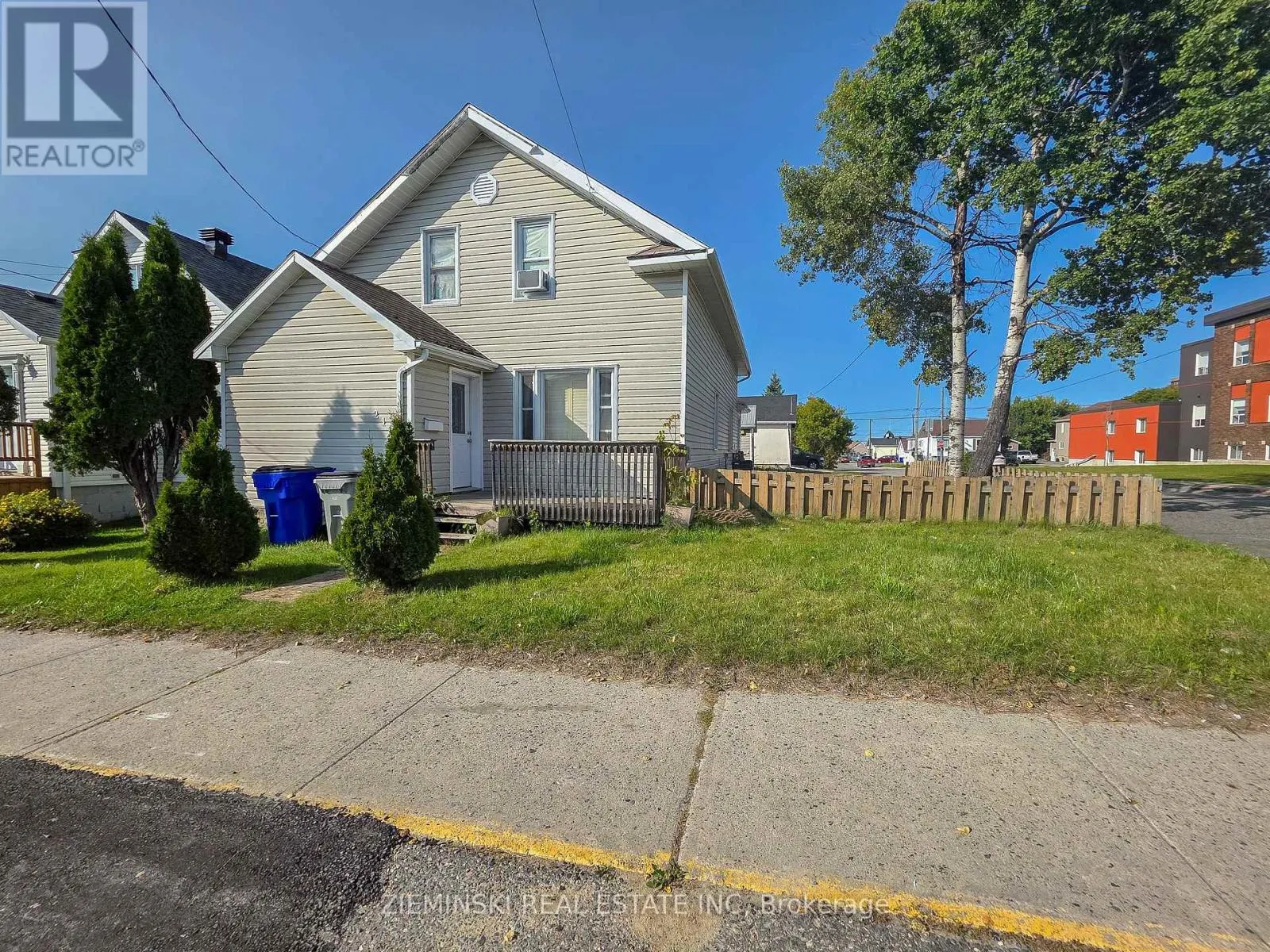 House for rent: 210 Commercial Avenue, Timmins, Ontario P4N 2X4