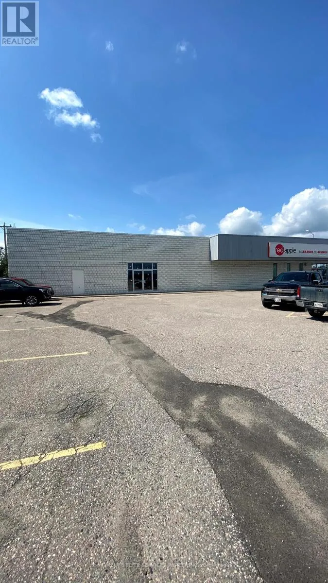 210 Front Drive, West Nipissing, Ontario P2B 2H8