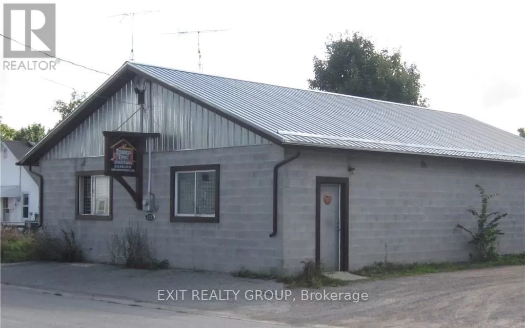 210 Mary Street, Tweed), Ontario K0K 3J0