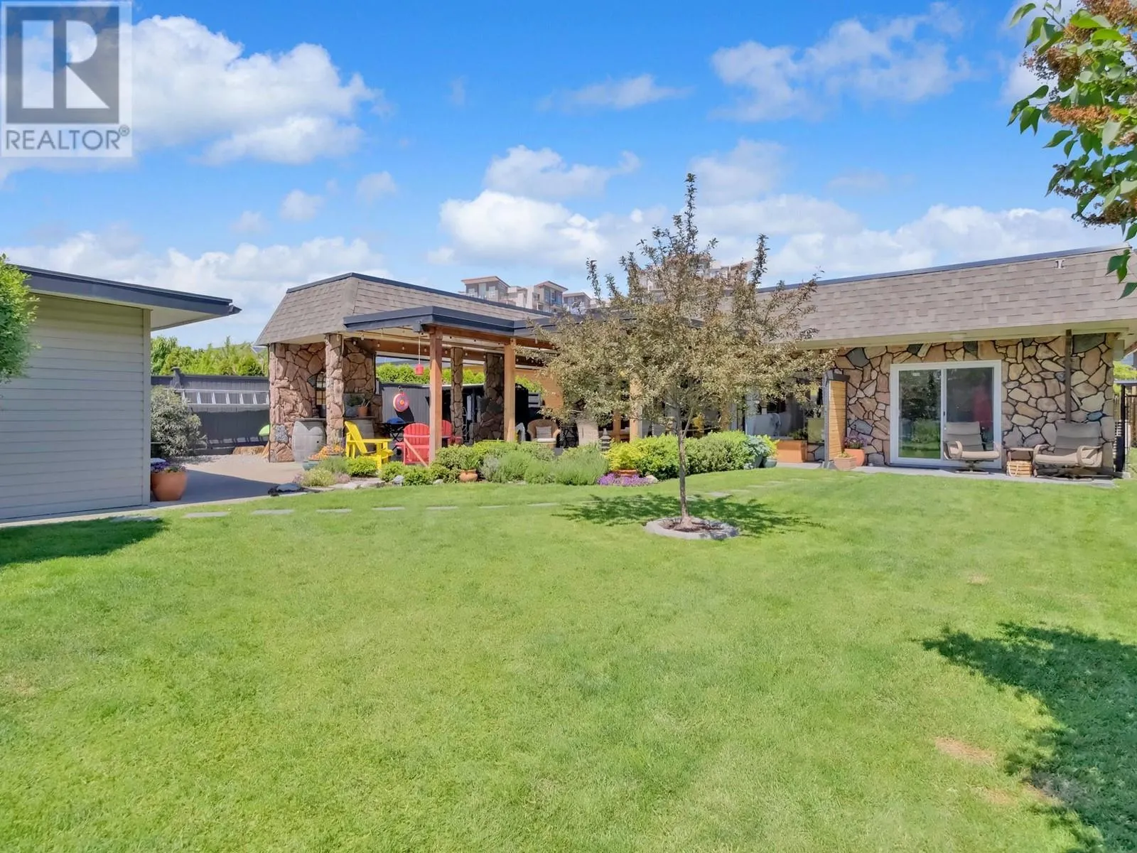 House for rent: 210 Yorkton Avenue, Penticton, British Columbia V2A 3V2