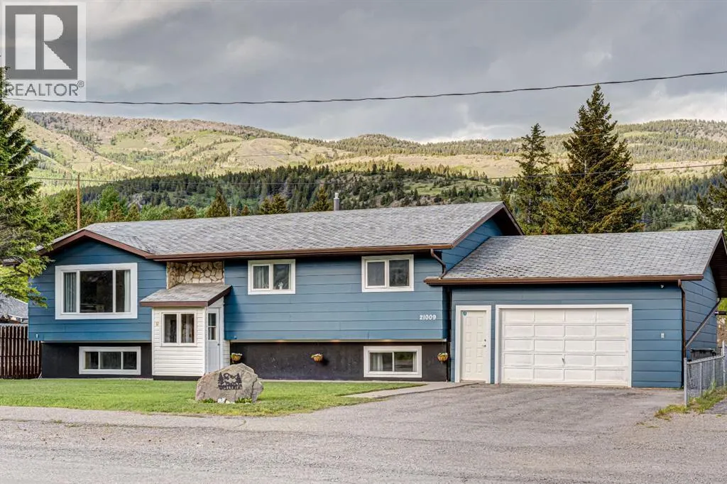 House for rent: 21009 21 Avenue, Bellevue, Alberta T0K 0C0