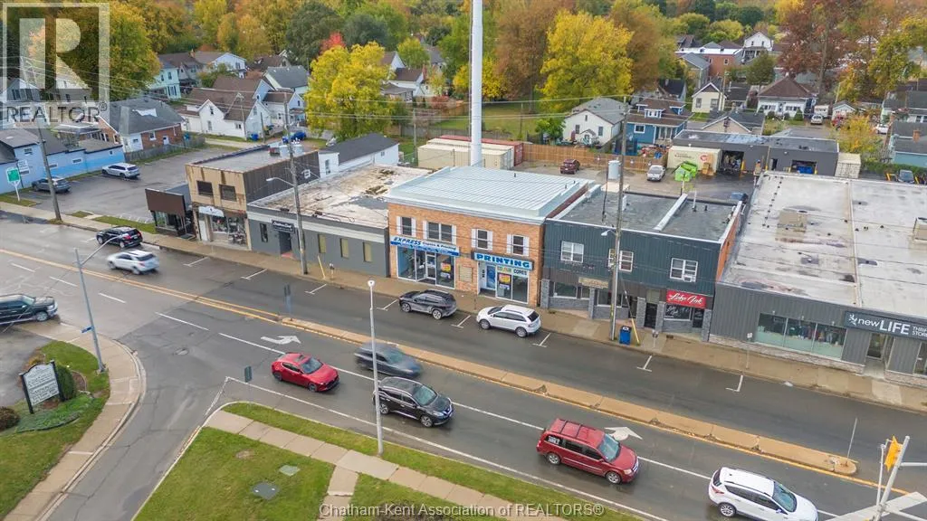 210-212 Queen Street, Chatham, Ontario N7M 2H1