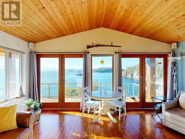 House for rent: 2-10289 Finn Bay Road, Powell River, British Columbia V0N 2G0