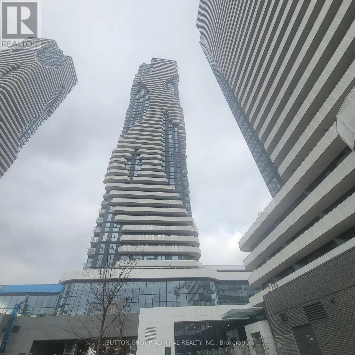 Apartment for rent: 2103 - 8 Interchange Way, Vaughan, Ontario L4K 5Z7