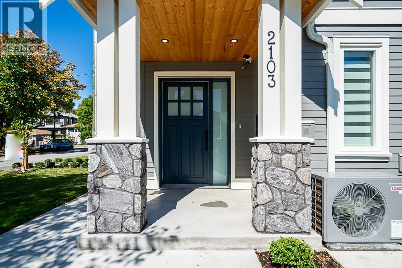 Duplex for rent: 2103 E 33rd Avenue, Vancouver, British Columbia V5N 3E9