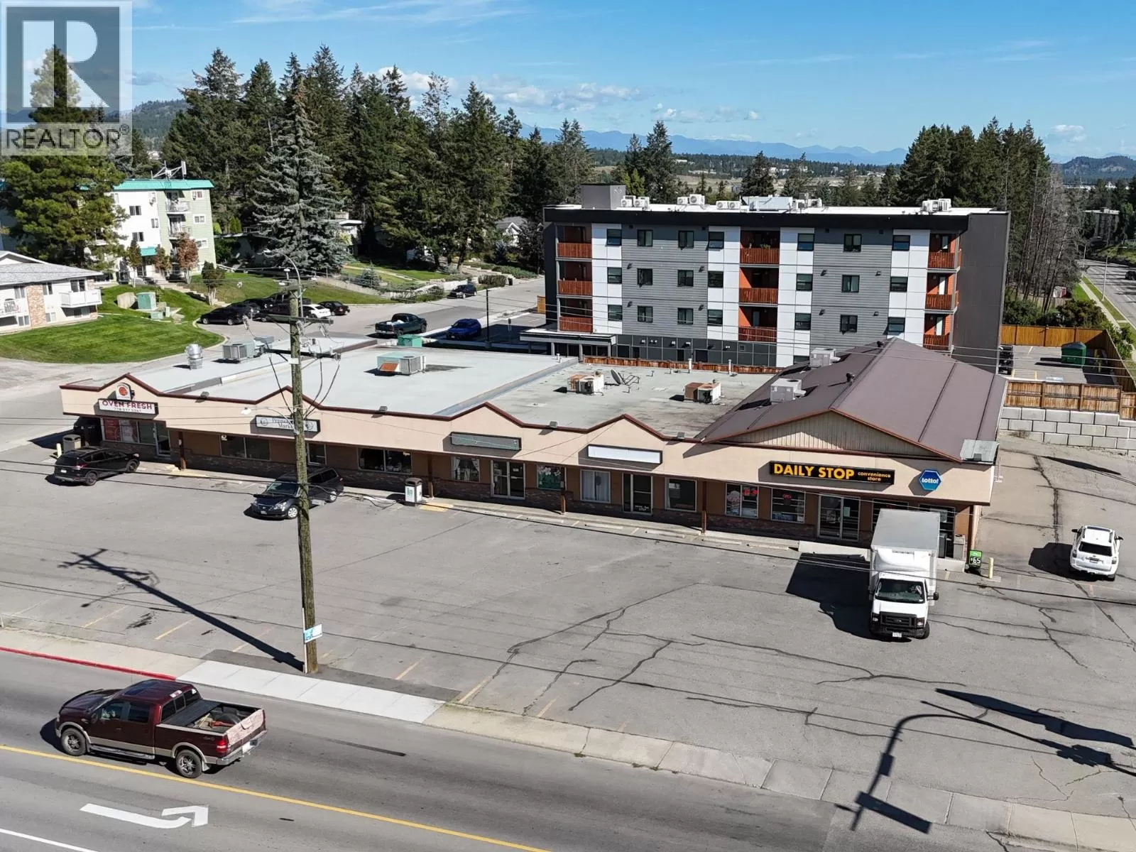 Residential Commercial Mix for rent: 2104 2nd Street S, Cranbrook, British Columbia V1C 4W1
