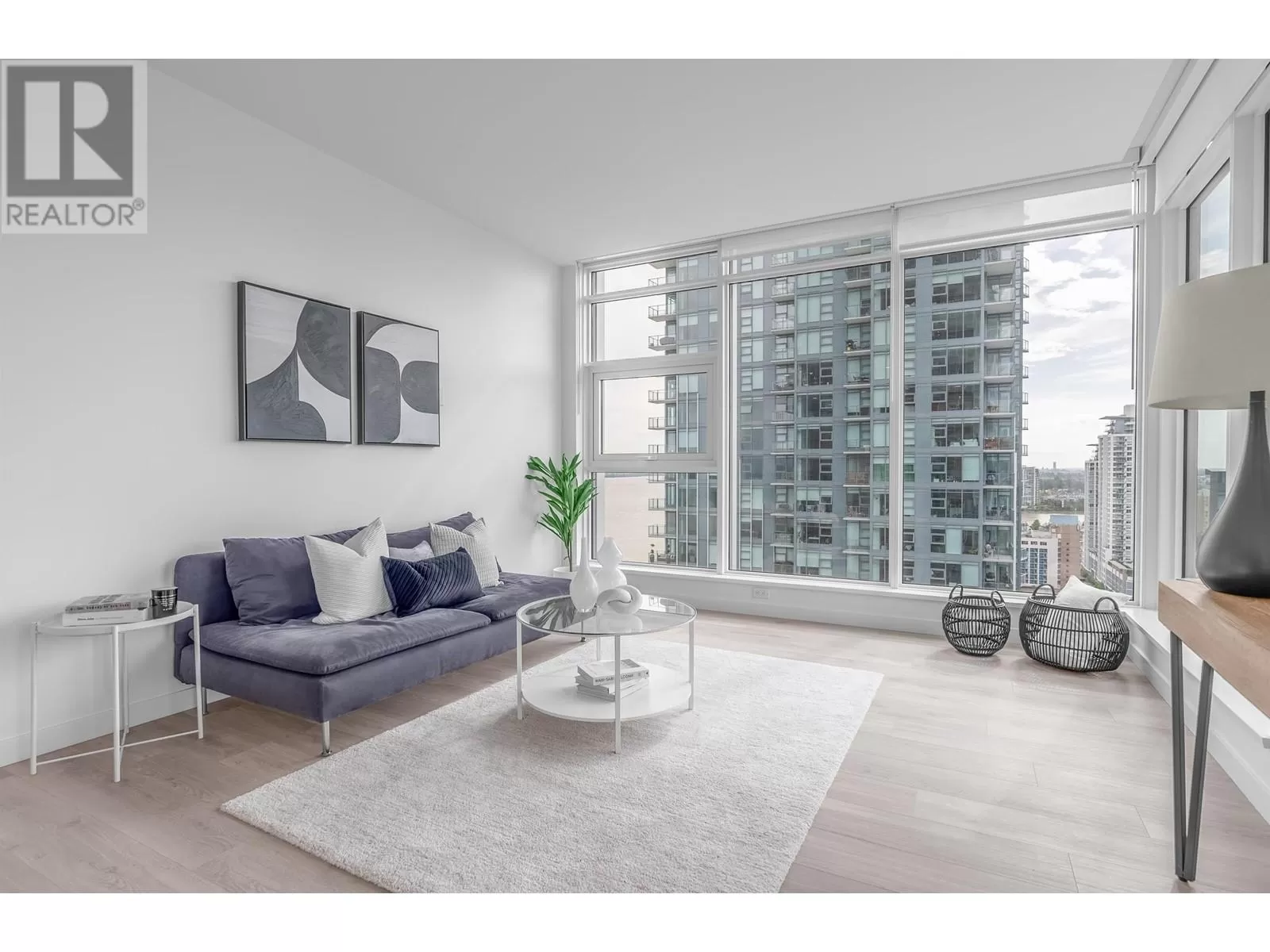 Apartment for rent: 2104 660 Quayside Drive, New Westminster, British Columbia V3M 0P1