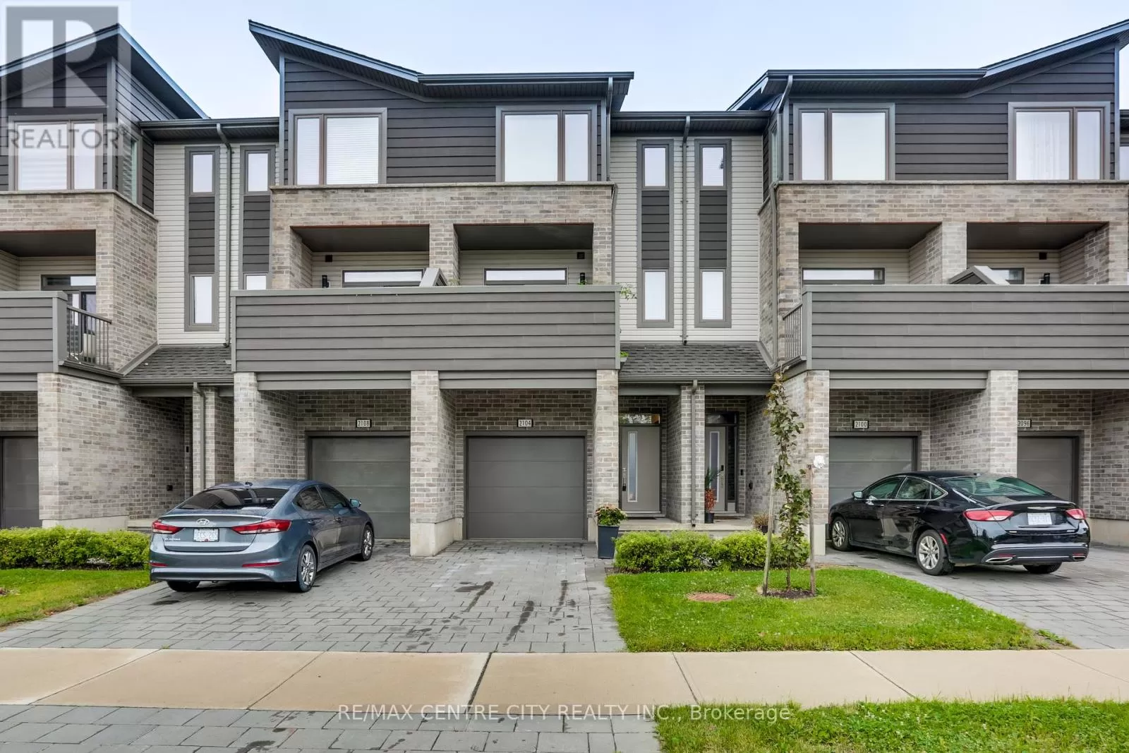 Row / Townhouse for rent: 2104 Meadowgate Boulevard, London South, Ontario N6M 0H5
