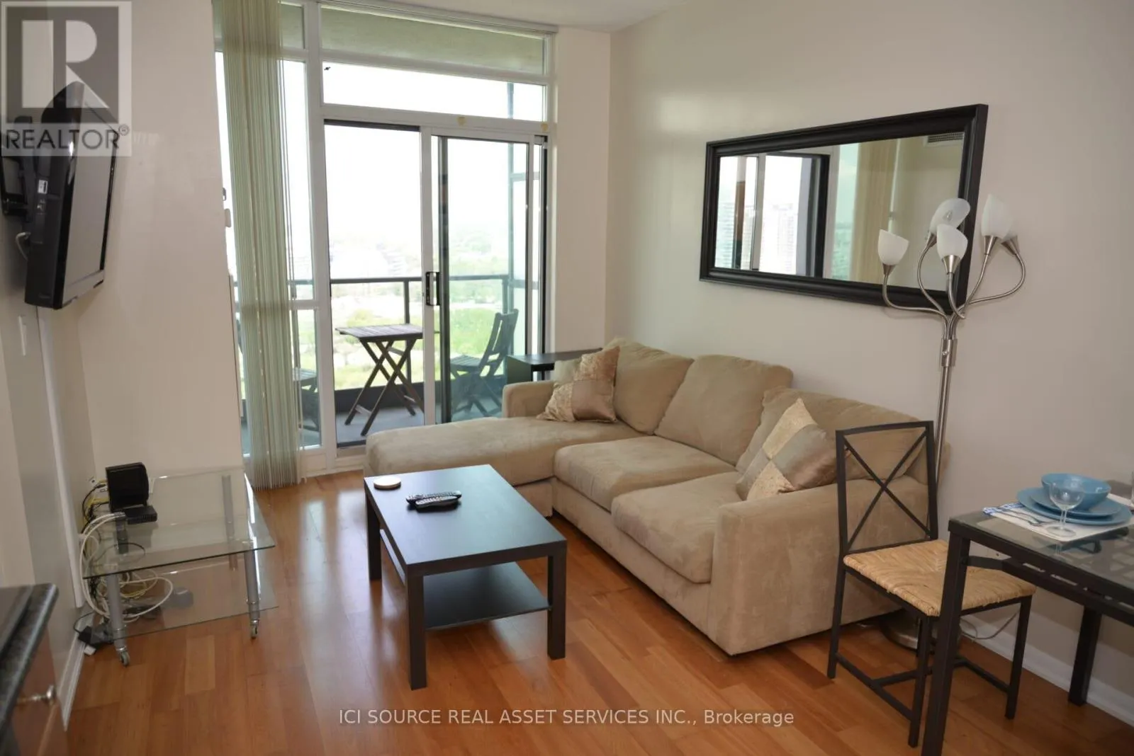 Apartment for rent: 2105 - 231 Fort York Boulevard, Toronto, Ontario M5V 1B2