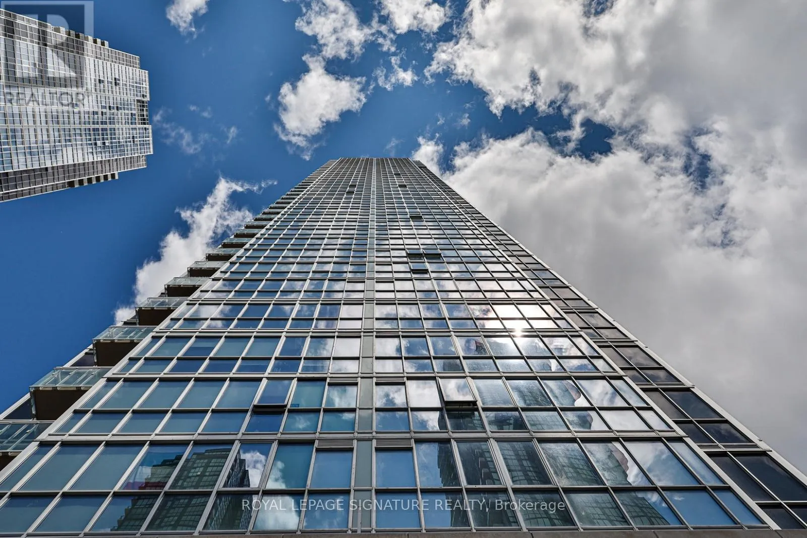 Apartment for rent: 2105 - 2916 Hwy 7, Vaughan, Ontario L4K 0K6