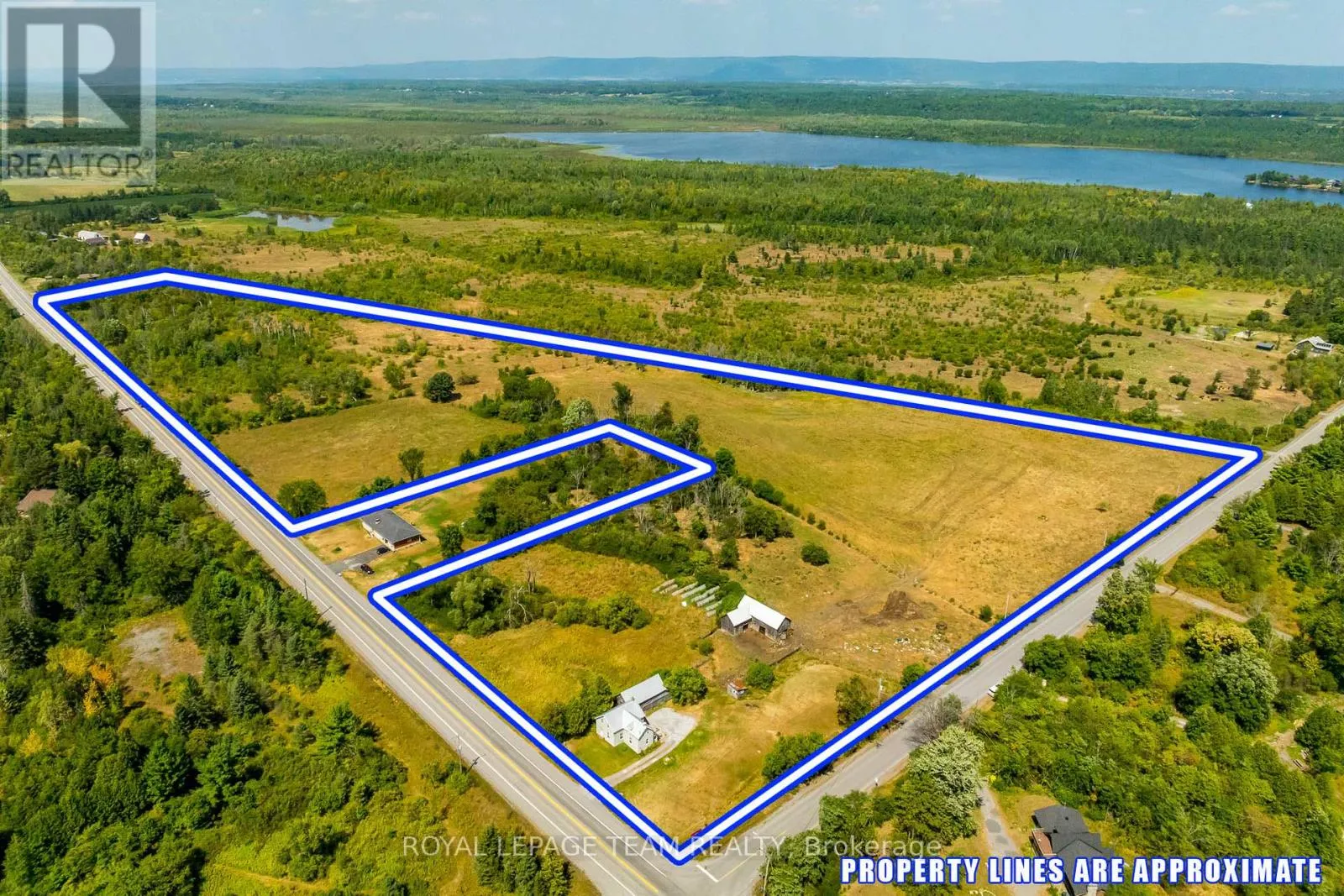 House for rent: 2106 Dunrobin Road, Ottawa, Ontario K0A 1T0