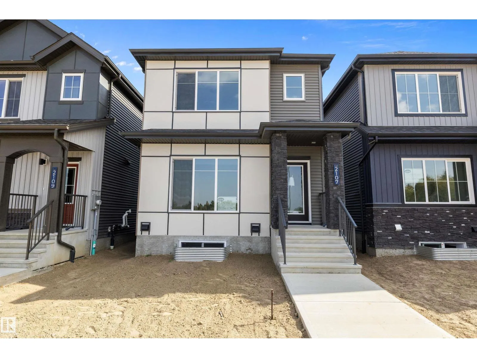 House for rent: 2107 Crossbill Ln Nw, Edmonton, Alberta T5S 0T9