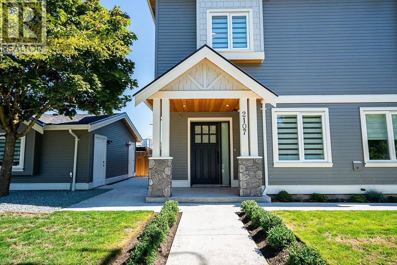 Duplex for rent: 2107 E 33rd Avenue, Vancouver, British Columbia V5N 3E9