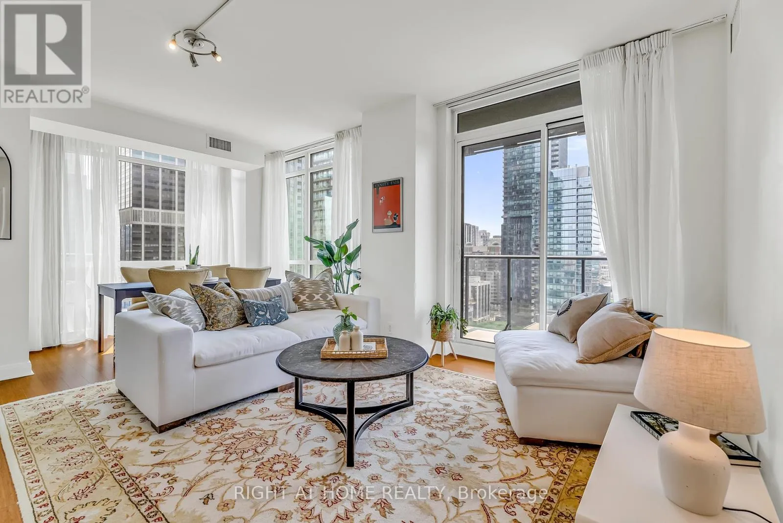 Apartment for rent: 2109 - 825 Church Street, Toronto, Ontario M4W 3Z4