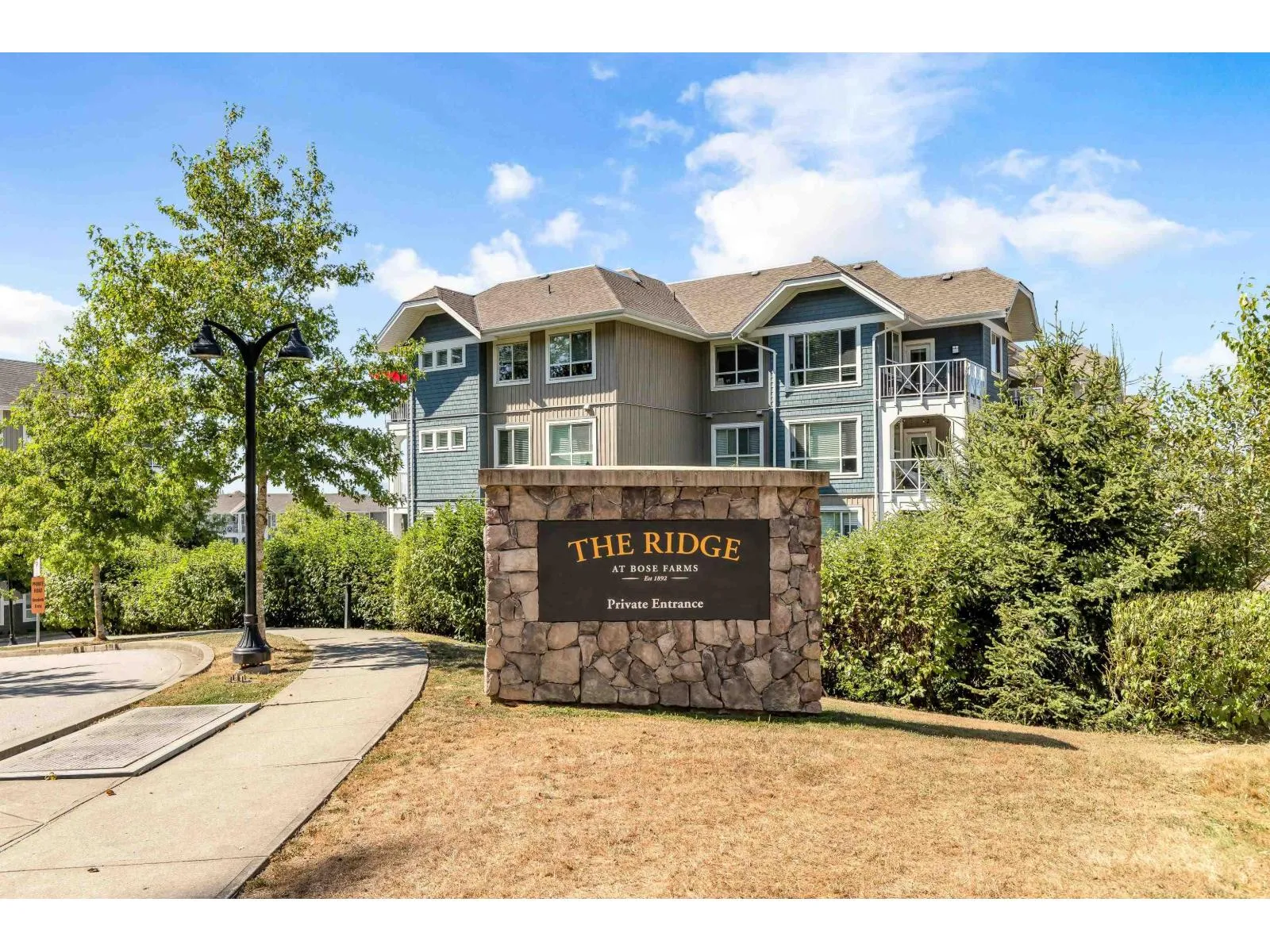 Apartment for rent: 211 16380 64 Avenue, Surrey, British Columbia V3S 6X6