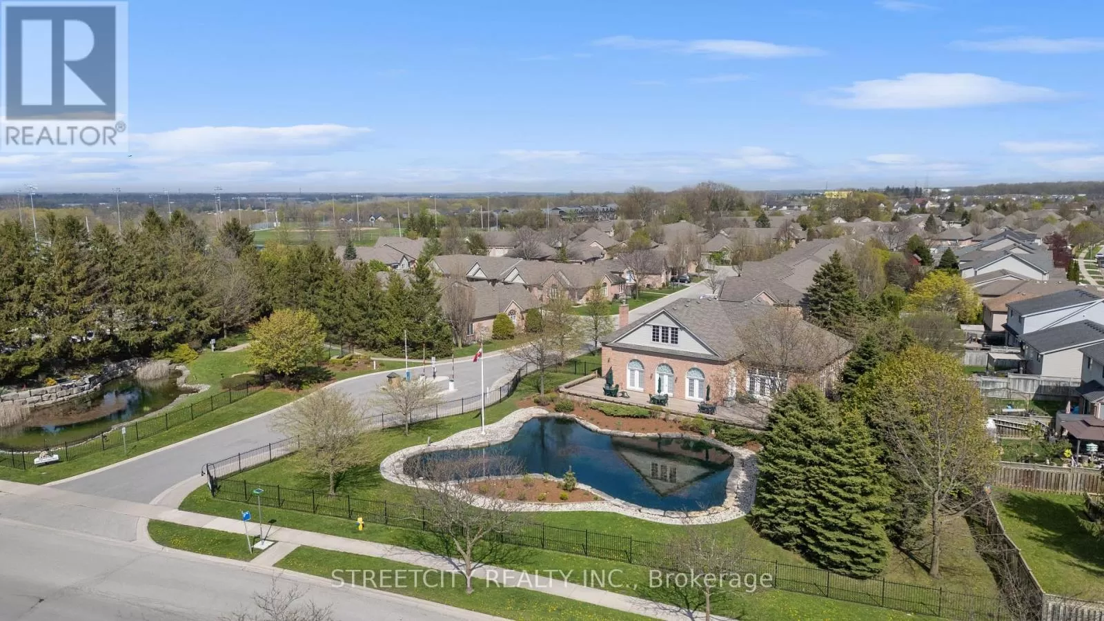 Row / Townhouse for rent: 211 - 2025 Meadowgate Boulevard S, London South, Ontario N6M 1K9