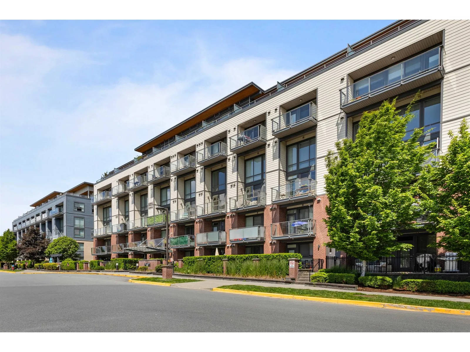 Apartment for rent: 211 3080 Gladwin Road, Abbotsford, British Columbia V2T 0G3