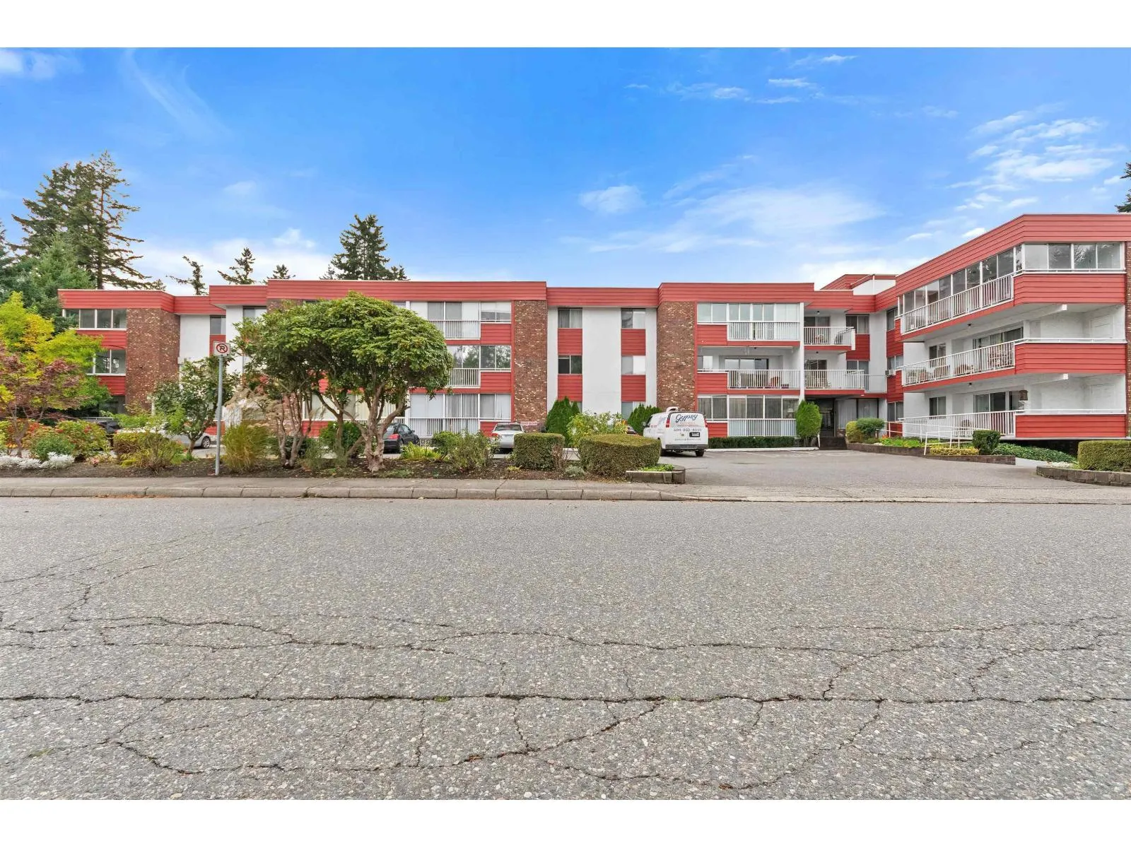 Apartment for rent: 211 32025 Tims Avenue, Abbotsford, British Columbia V2T 2H3