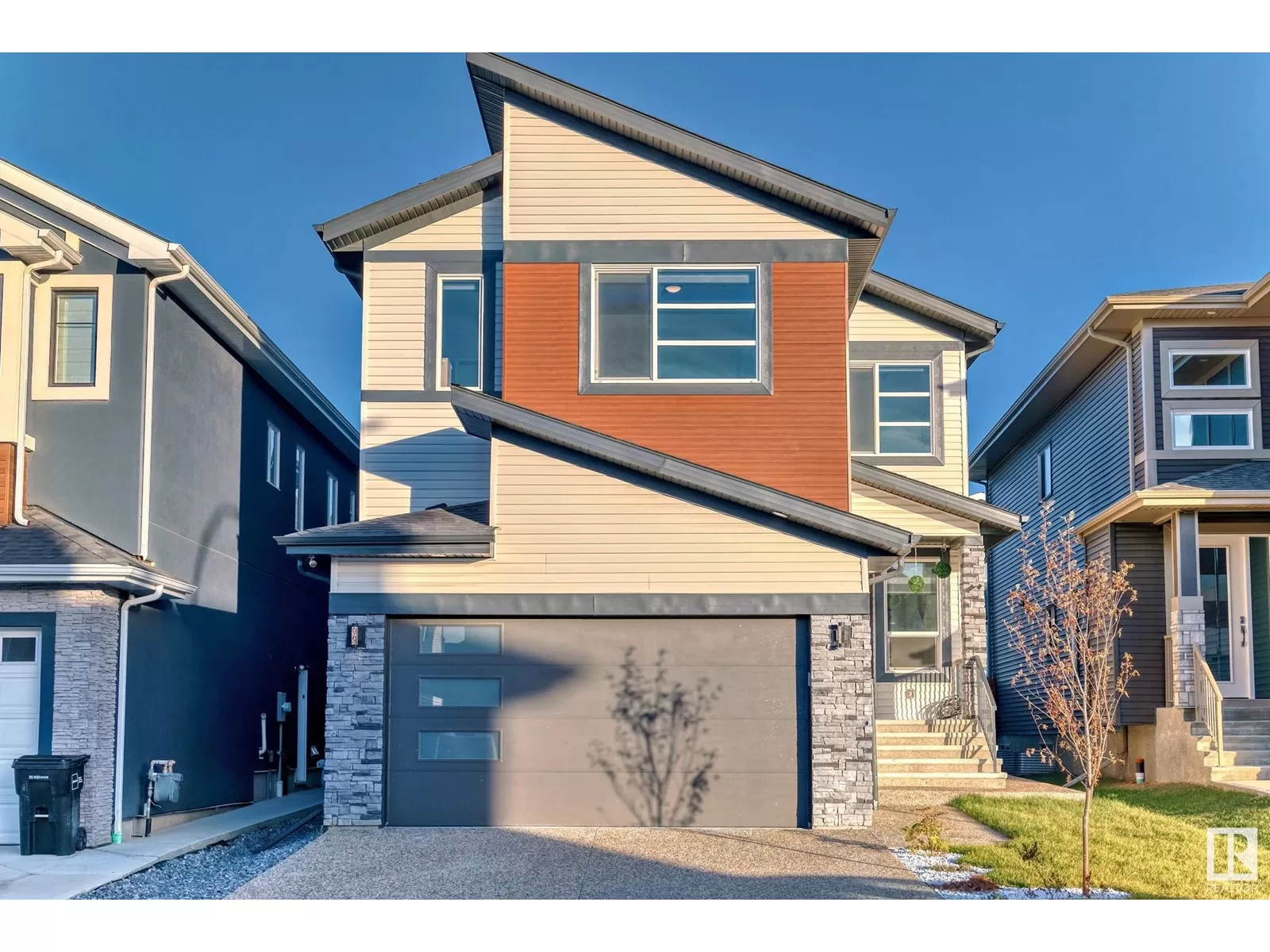 House for rent: 211 37 St Sw, Edmonton, Alberta T6X 2W4