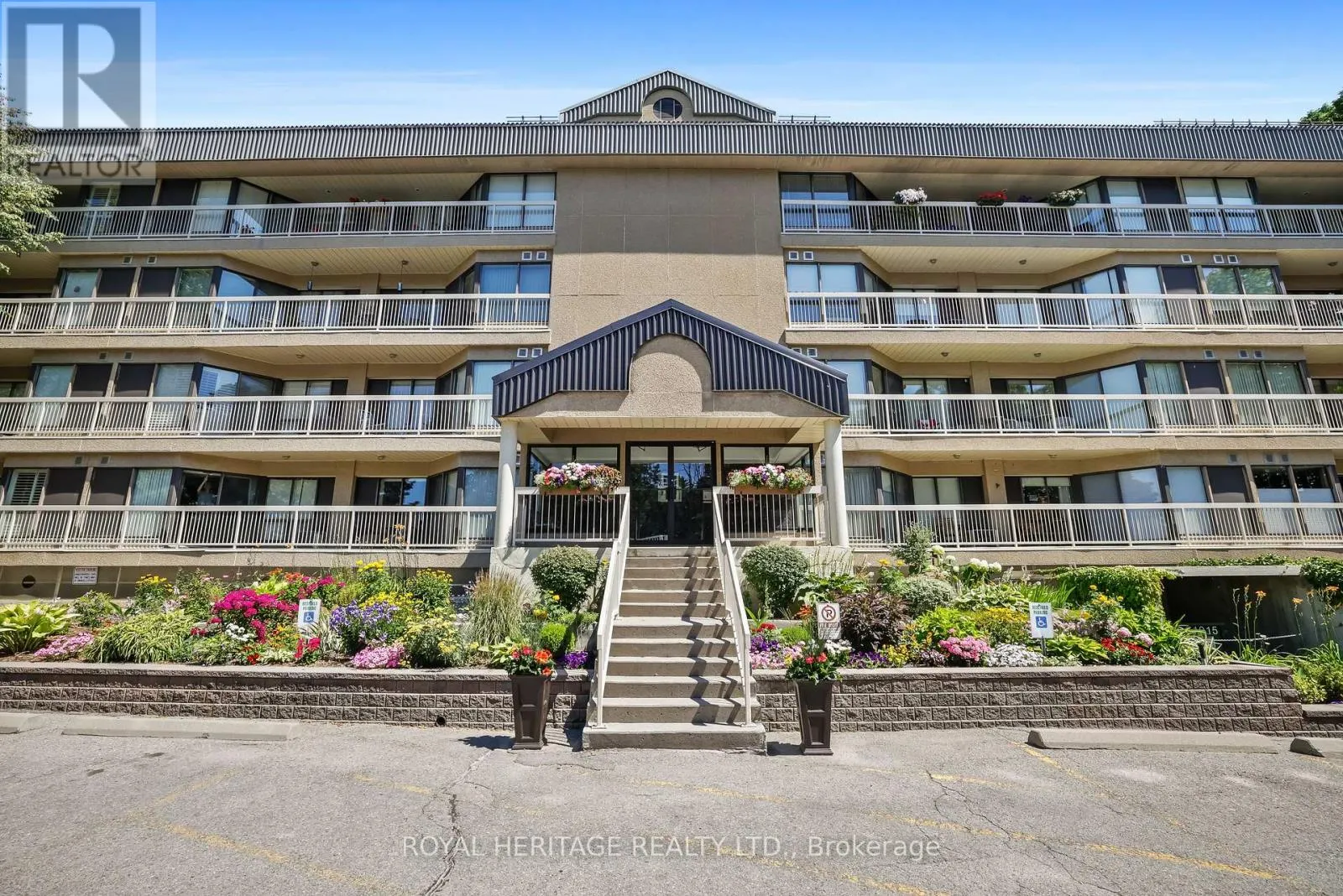 Apartment for rent: 211 - 40 Auburn Street, Peterborough, Ontario K9H 2G2