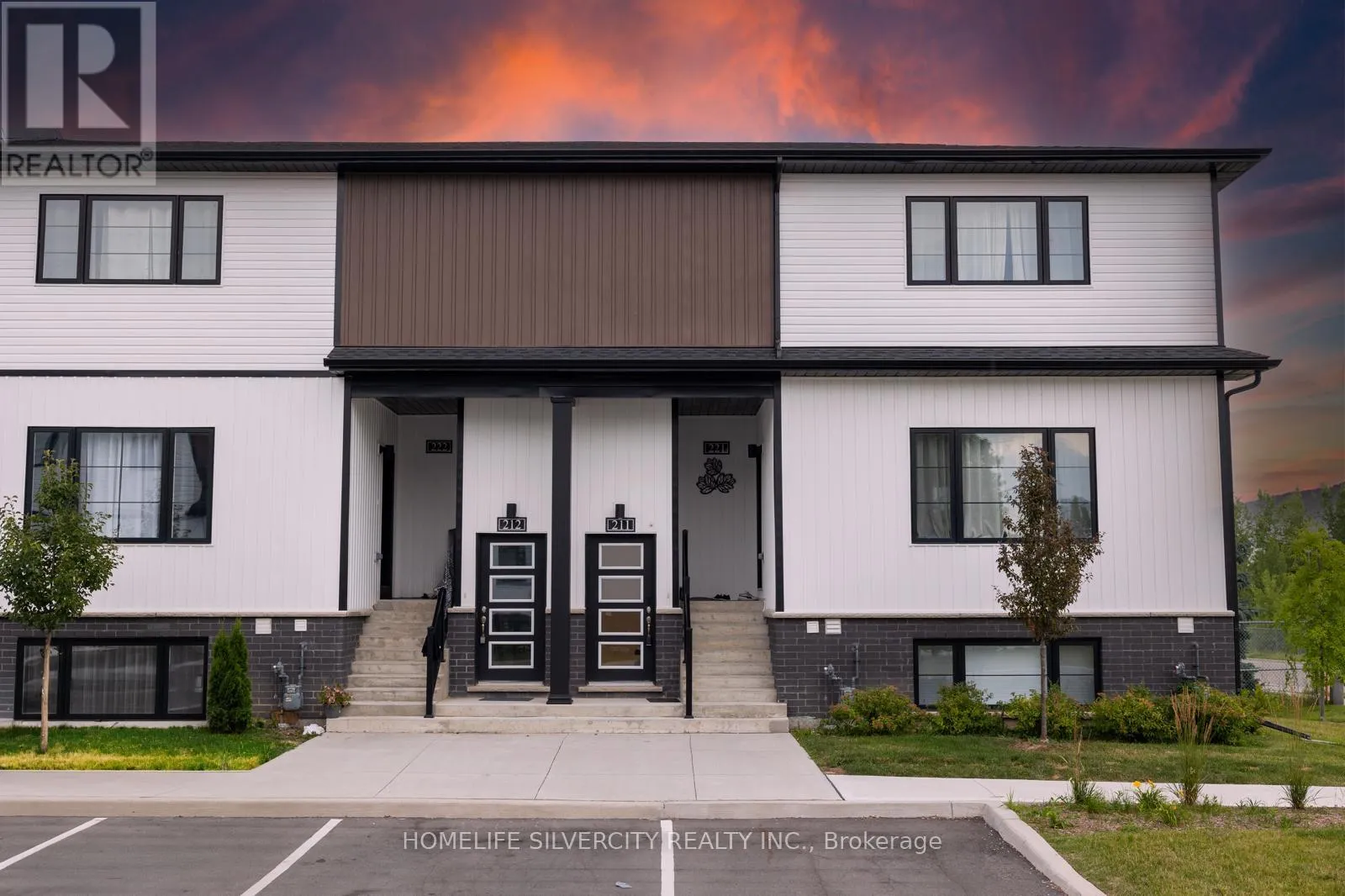 Apartment for rent: 211 - 4263 Fourth Avenue, Niagara Falls, Ontario L2E 0C2